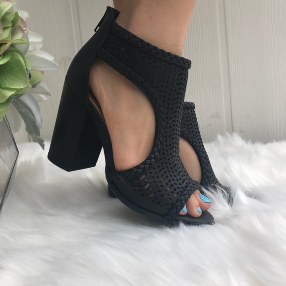 Black laser cutout bootie with braided detail - Picture 7 of 8